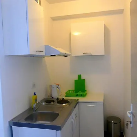 Studio 14560a 아파트